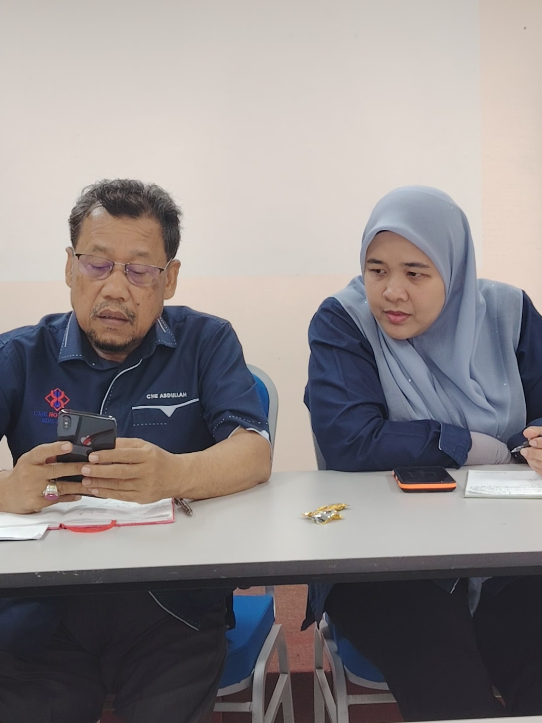 Weekly Briefing 5/10/2025 (Ahad) Perbincangan mengenai program-program semasa UMK Holdings Sdn Bhd (UMKH) yang dipengerusikan oleh Ketua Pegawai Eksekutifnya, Dato' Che Abdullah Mat Nawi. 