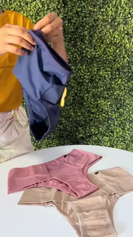 Conforto que abraça você! 👙 Kit com 7 calcinhas de cós alto em microfibra, seguras para pós-parto e que ajudam a modelar a barriga. Praticidade e bem-estar todos os dias! LINK NA BIO!!
