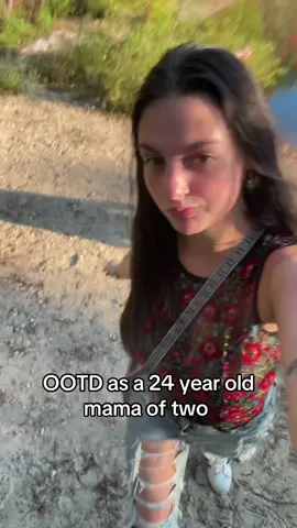 #OOTD #toddlermom #youngmom 