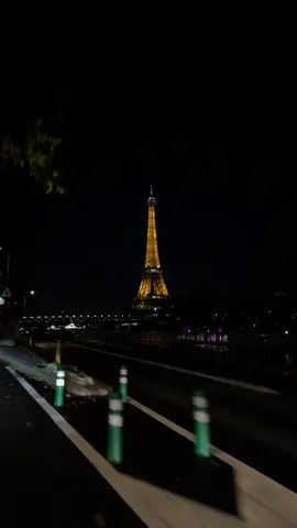 Yn3lbouh li yweli😂 #fyp #viral #pourtoii #paris #europe 