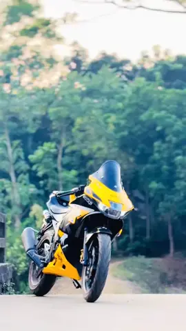 ভালো থাকতে ভালোবাসা লাগেনা ভালো থাকতে একটা বাইকই যথেষ্ট #suzuki #suzukigsxr150 #gsxr #emotion #suzukigsxr @TikTok Bangladesh @TikTok @Samer 💫 @BIKE. LOVER @Suzuki Gsxr20 @SiYAM Taj☆♧ 