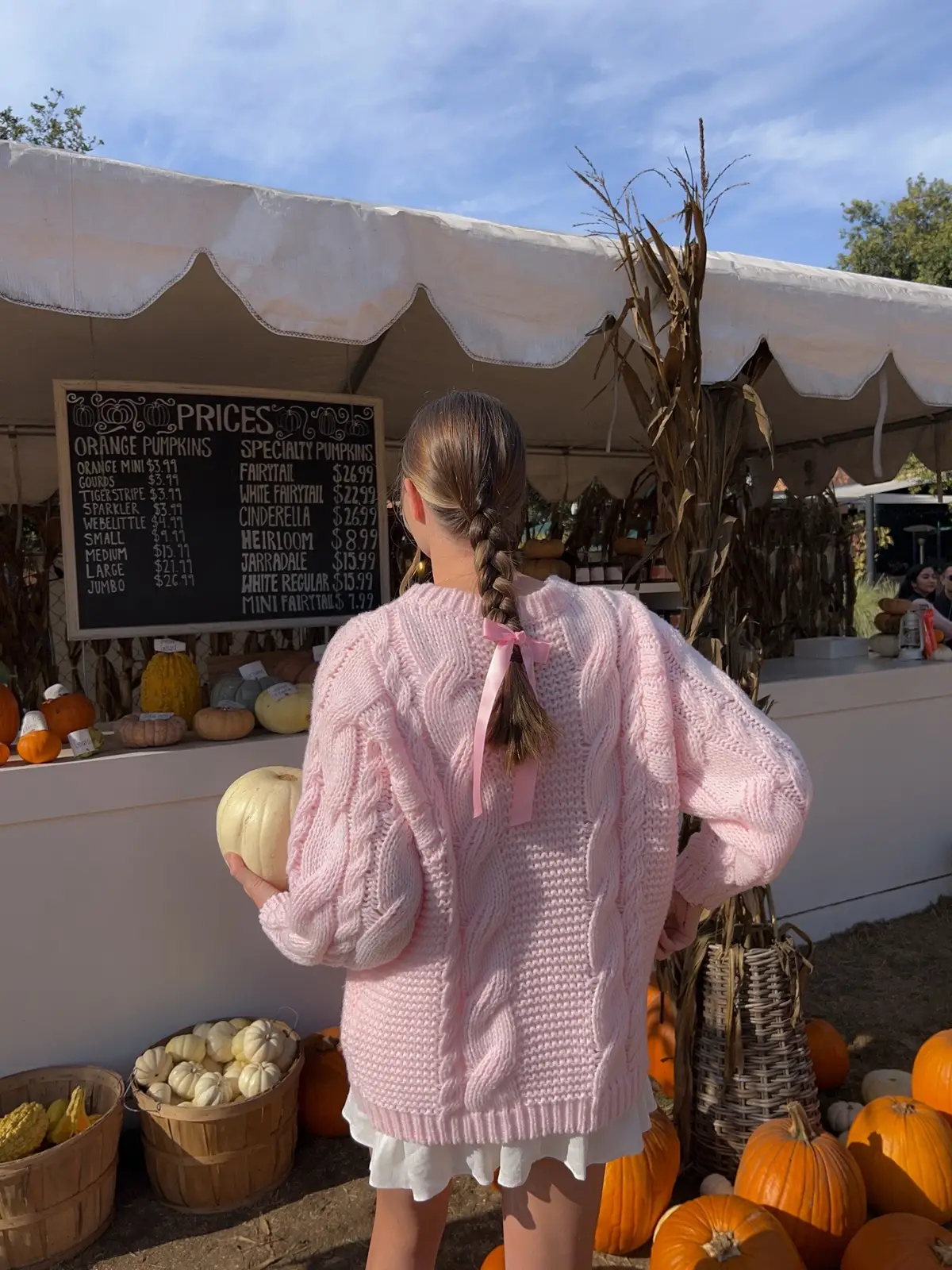 #pumpkinseason #pumpkinpatch #fallphotos #fallaesthetic #october 