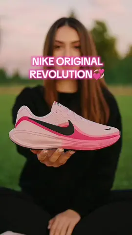 NIKE Sepatu Lari Wanita REVOLUTION 8 ORIGINAL #NIKE #nikeoriginal #sepatulari #sepatuwanita #wibgajian 