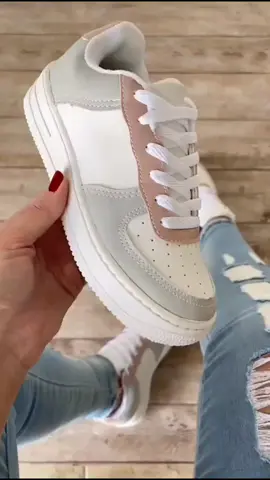 Dê uma olhada em Tênis Feminino Branco Casual Cano Baixo Tenis Original Academia Adulto Confortável Dia a Dia Lançamento Tradicional por R$65,82. Compre na Shopee agora! https://s.shopee.com.br/30f7lC4NqO