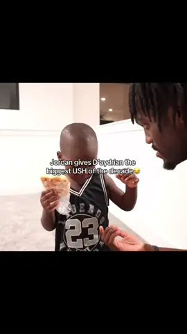 That was so unexpected LMAO 🤣 #daydrianharding #foryou #daydrianhardingclips #youtubeclips #jordanndabaga @D’Aydrian Harding @Sammyndabaga @Filmer @Jaythan Lutz 