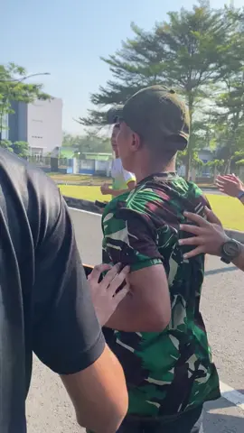bapak kumendan butuh dorongan