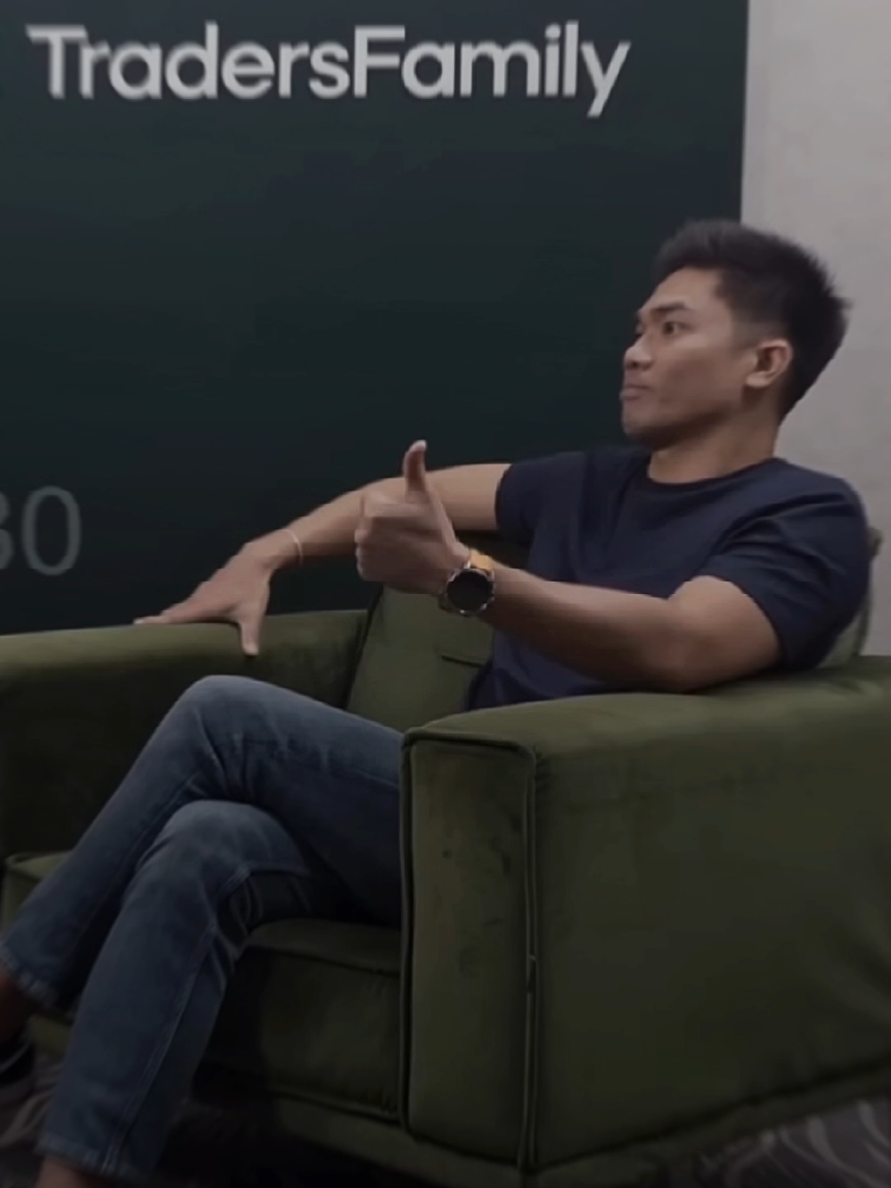 Johnpaul77 akhirnya terima tantangan LIVE TRADING dari oknum full margin, tapi dengan 4 syarat! Apa saja? Yuk, langsung tonton video terbaru di Youtube Traders Family! #tradersfamily #forextrading #forextrading 