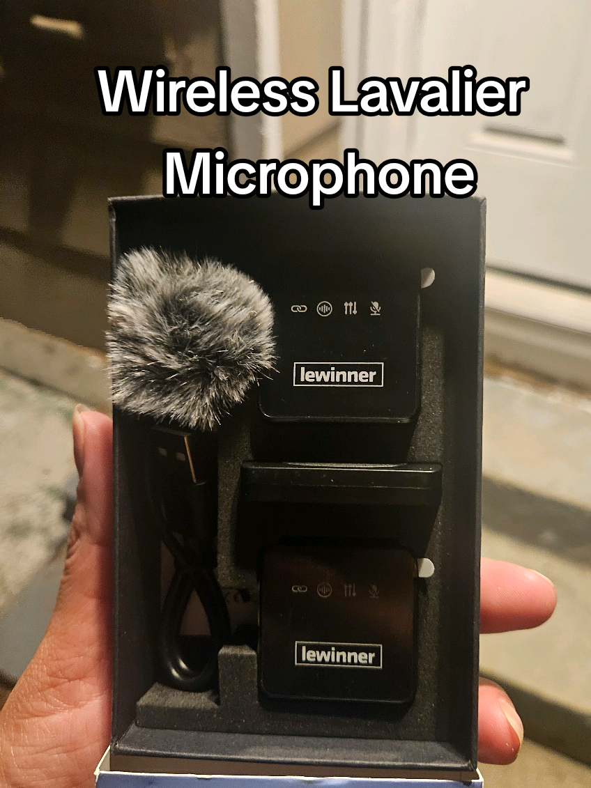 Lewinner Professional Noise-Canceling Wireless Lavalier Microphone 4 person interconnect for smart phones, tablets and laptops with IOS/Type-C #gadgets #phoneaccessories  #Microphone  #techgadgets  #Wirelessmicrophone