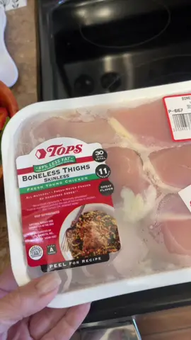 Chicken fajitas on this lovely Saturday #fajitas #chickenfajitas #tortillas and leftovers for my work week!! #leftovers 