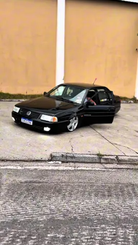 CARRO CHEFE 🥷🏽 #volkswagen #santana #rebaixados #fixa #ftypシ 