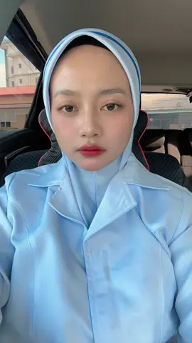 ✨ Korang yang tengah cari tudung awning full scuba jururawat yang selesa, terletak cantik & herlok,meh singgah *Beg Kuning* sekarang!   📍 Material selesa pakai harian   📍 Awning on point tak kemek   📍Kain lembut tak jarang tak panas  Grab cepat sebelum habis! 💛   #TudungScuba #BegKuning #AwningOnPoint #Selesa #jururawat 