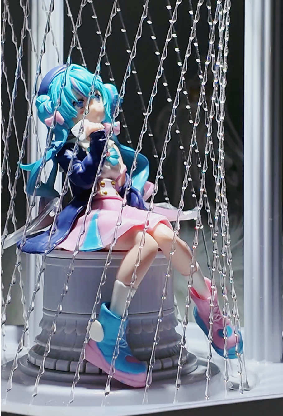 Miku! #oilrainlamp #miku #figure #lamp #anime 