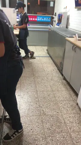 Paguenle mas che😂#grido #gridohelado #heladeria 