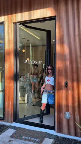 Day ✌️@Hopie Schlenker @hutton @marissa ayers @Hannah Schlenker #tiktokshopdealsforyoudays #outfitinspo #festivefashion 