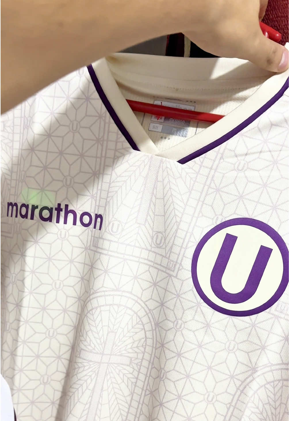 🟣 #Camiseta por el mes morado… Unidos por el TRI 💛   #ydaleu #universitario #señordelosmilagros #futbol 