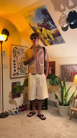 Yall rock w the flops 🤷‍♂️?#outfitinspo#flipflops 