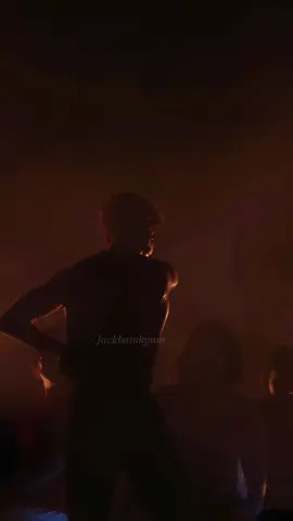 Jackson Wang ~ Closer (New song) แตกแตนมาก ตำนานฉีกเสื้อบนเวที นี่ขำคนข้างๆมาก นางน่ารัก 555++ โอ้ยๆตาลอด #jacksonwang #แจ็คสันหวัง #got7 #igot7 #kpop 