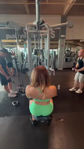 Working on my back so I can carry all this confidence 😉 #BackAtItAgain