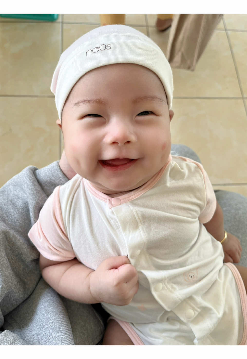 mang đồ màu hường mà cô chú hỏi trai hay gái😆bùn chút chíu #shimálúm 