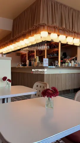 The newest cafe to open in the south loop!  Cafe by day but bar at night 🍸 Felt so fancyyy drinking my matcha out of this cup, will definitely be back in the night time to try the drinks! #southloopchicago#newcoffeeshop#buttercup#chicagocoffeeshops#