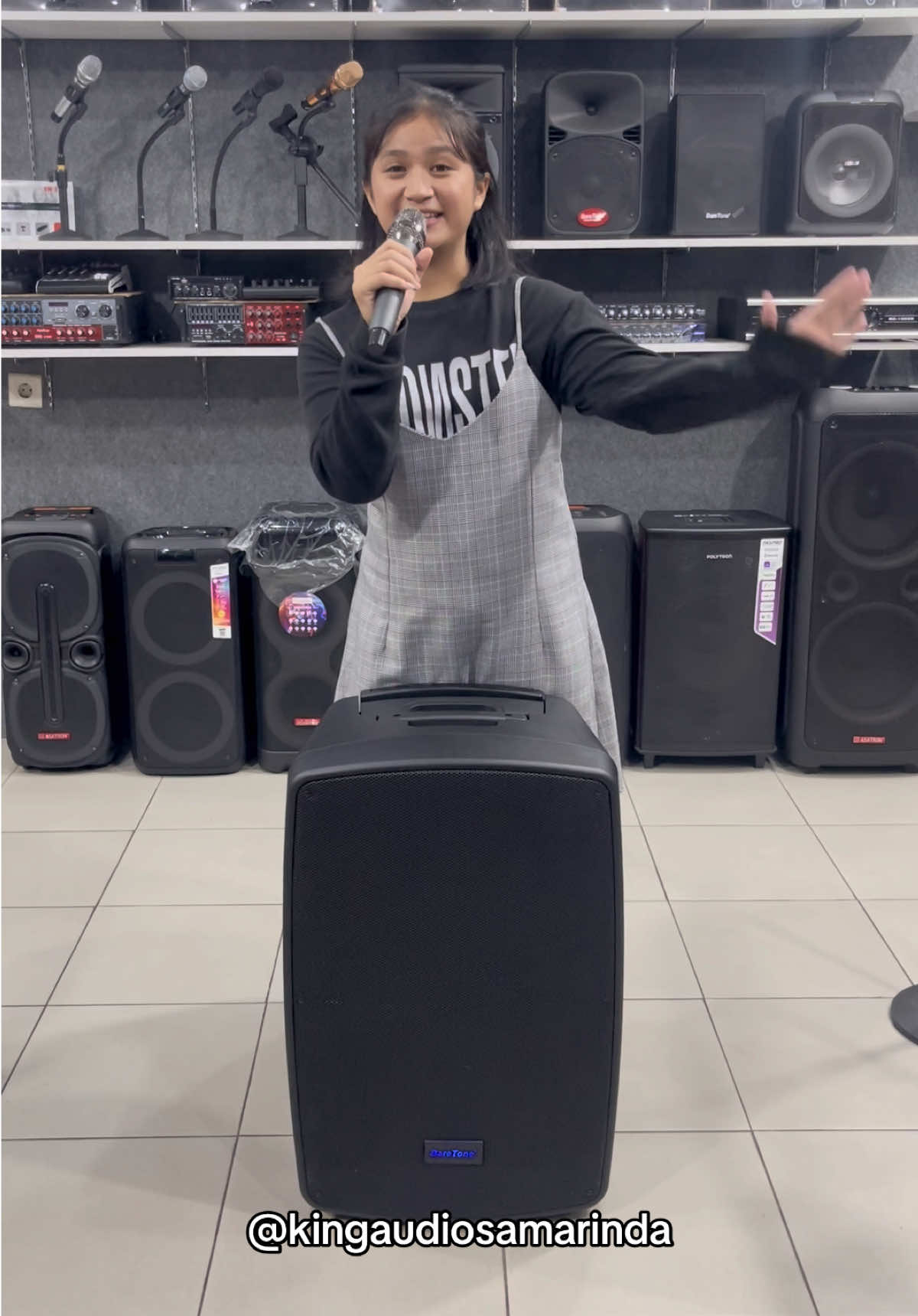 Ready Baretone 15NB ‼️ Yuk segera kunjungi toko King Audio Samarinda atau chat Mimin ya 🥰🔥 📍Jl Imam Bonjol No.8 Samarinda (2 Ruko setelah Hotel Horison) Admin : 08118040777  #soundsystem #soundsystemsamarinda #baretone #speakerportable #fyppppppppppppppppppppppp 