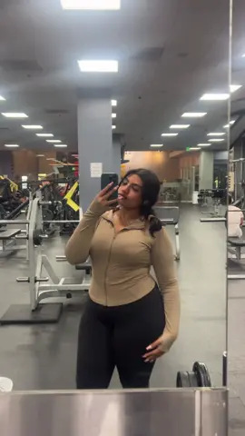 I didn’t feel like going to the gym, but I still went for 40 minutes. That’s a small accomplishment & I’m happy! #gymootd #GymTok #fyp #browngirl #motivation 