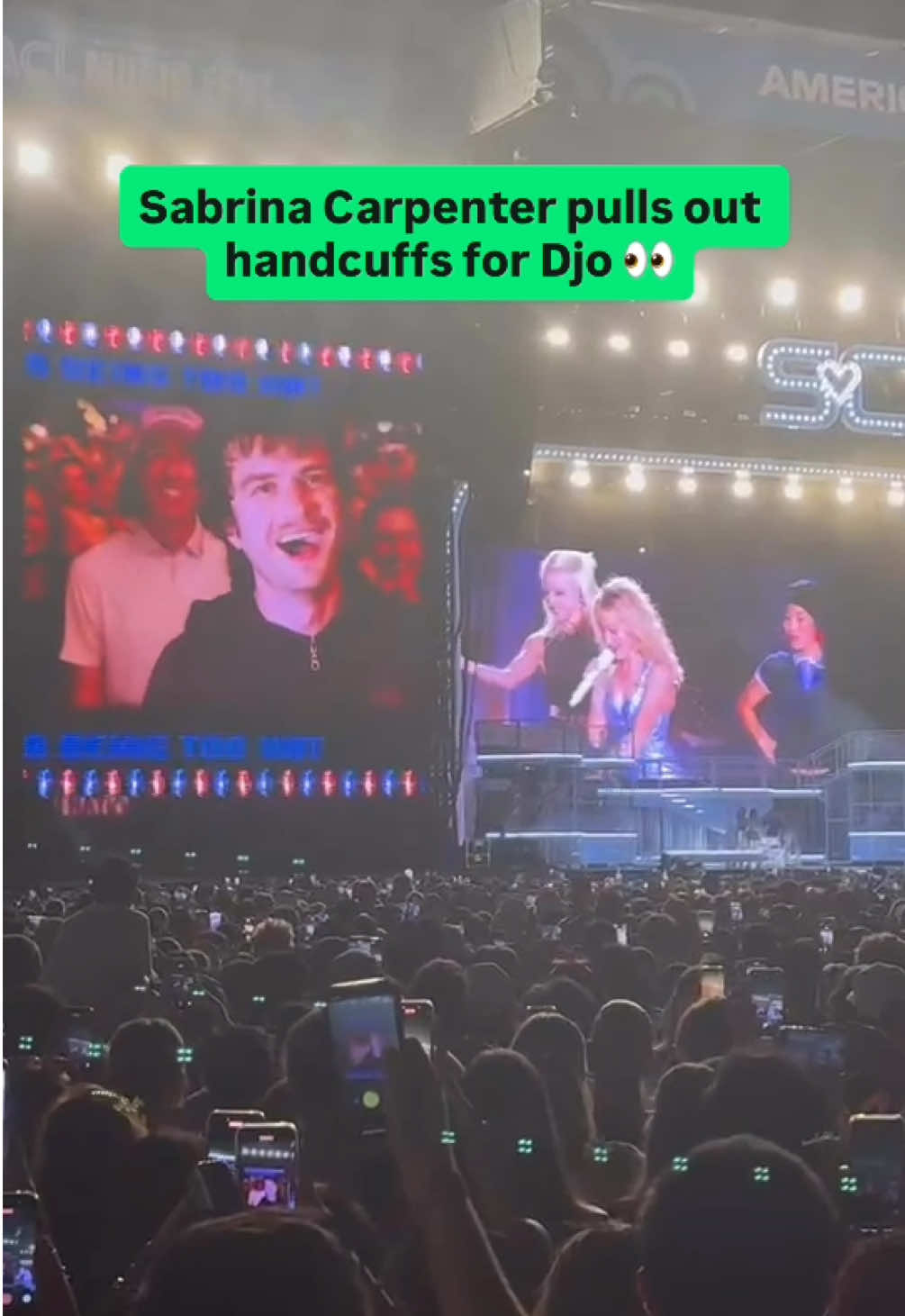 Keeping Austin weird… and a little fuzzy 🤠 #ACLFestival #SabrinaCarpenter #Djo