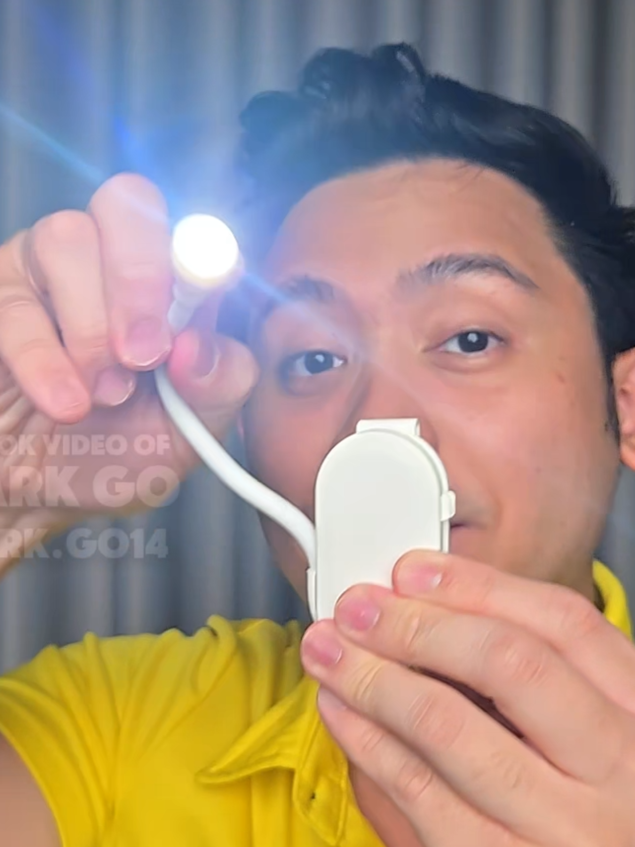 Anytime pwede ka na kahit saan mag basa ng libro dahil meron ka nitong book light kaya para sa mga mahilig mag basa ng book dyan perfect tong portable reading light na big help talaga sainyo lalo na kung na sa madilim kita mo talaga yung liwanag dahil sa mini book light mo #portablelight #minilight #booklight #readinglight #portablereadinglight #light