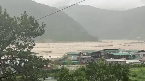 A view of the swollen Amochu or Toorsa around an hour ago.  Video: Phub Dorji Wang