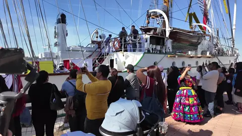 Hermosa despedida al Buque Cuauhtémoc  ✨🇲🇽⚓️ Con un nudo en la garganta y lleno de amor, nos despedimos del Buque Escuela Cuauhtémoc. ⚓️🇲🇽✨ Hoy, con el corazón lleno de orgullo, celebramos 204 años de honor, lealtad y servicio de nuestra querida Secretaría de Marina-Armada de México. En cada ola, en cada puerto y en cada mirada de nuestros cadetes, vive el espíritu indomable de México. Agradecemos a cada marinero, cadete y oficial por su valentía, por su entrega al pueblo y por ser guardianes de la soberanía y la paz de nuestra nación. Su compromiso inspira. Su disciplina honra. Y su amor por México nos une. Hoy, el Caballero de los Mares zarpa nuevamente, llevando consigo la esperanza, el orgullo y el corazón de todos los mexicanos. ¡Felicidades a la Secretaría de Marina en su 204 aniversario! 🇲🇽💙⚓️ ¡Honor, deber y patria por siempre! ⚓️💙🇲🇽 #SecretaríaDeMarina #204AñosDeHonor #ArmadaDeMéxico #OrgulloMexicano #LealtadYPatria