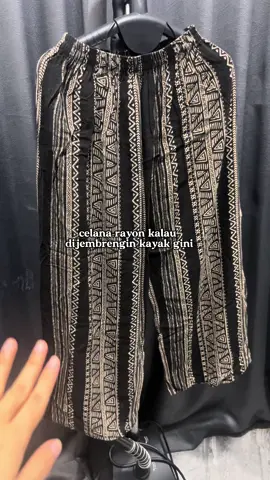 Harus punya celana rayon homey ini minimal 1 #celanarayon #kulotrayon #kulotjumbo #celanajumbo #celanamotif 