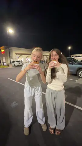 cheezburger pls #inandout #fyp #werequeens #famousmoment #yas 