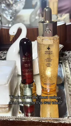 Such a unique skin treatment that works wonders!  This is the Bee Lab Shot by Guerlain and it works with the Youth Watery Oil Serum, which is a HOLY GRAIL product of mine. You’ll see a difference after just one use and will feel like a new person after 7 days!  Say goodbye to tired or stressed skin. @Guerlain #guerlainskincare #abeilleroyale 