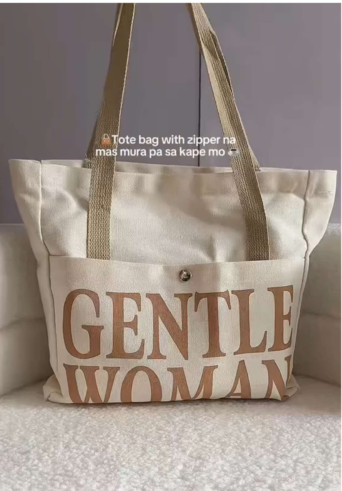 Tote bag with zipper perfect for student. This bag can fit an ipad #totebag #totebagwithzipper #canvastotebag 