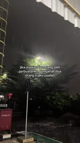 tolong kabulkanlah semua doa orang tuaku hanya kepadamu hambah meminta 😇 #fypppppp #tiktokpromo 