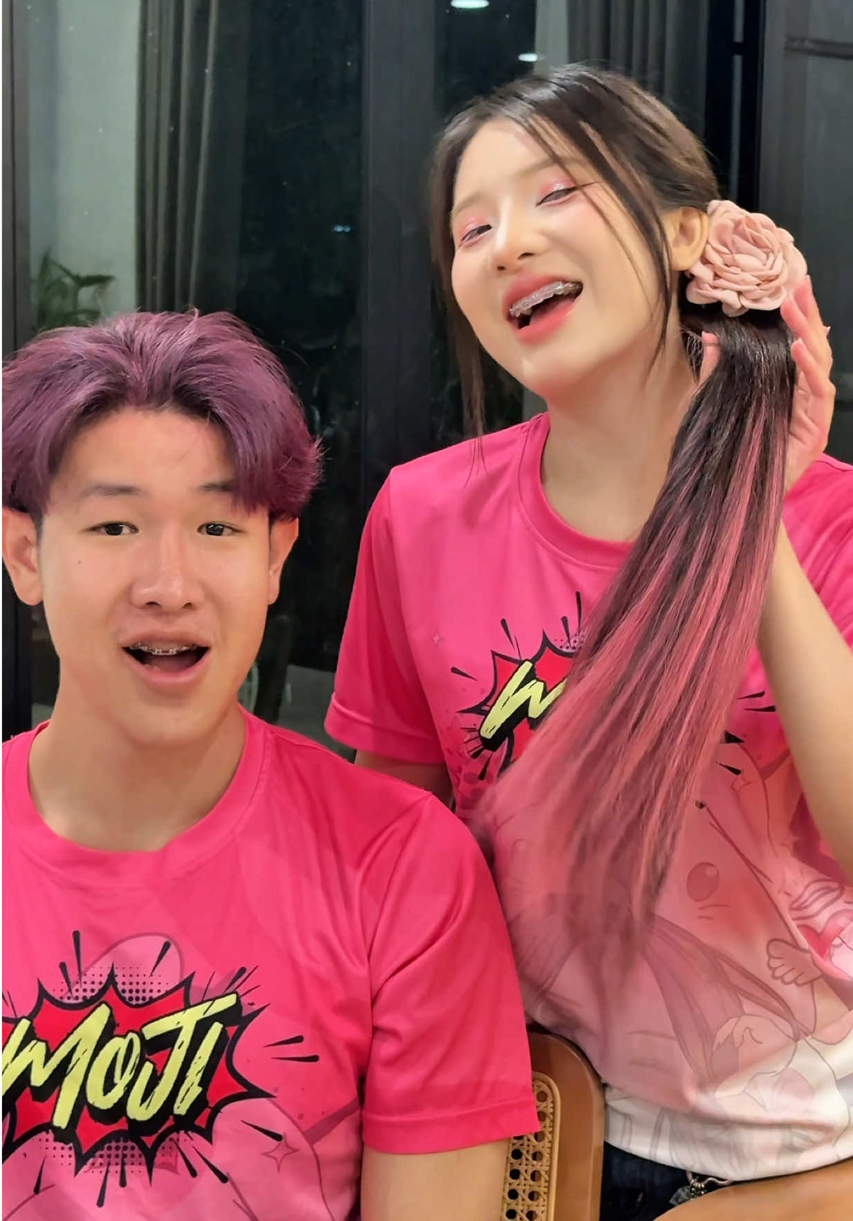 ถ้าไม่ทำผมสีชมพูก็เลิกกันไปเลย