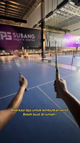 Tips untuk lembutkn wrist and generate power~ #fyp #badminton #sports #Fitness #training 