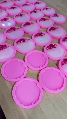 Making 30pcs Resin Ref Magnet ✨ Thank you so much for supporting me ❤️ #resin #resina #resinpour #resinart #fyppppppppppppppppppppppp 