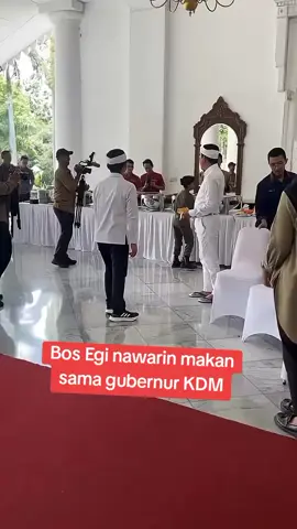 Gaya makan bos Egi sama para pejabat#fyp??viral??tiktok 