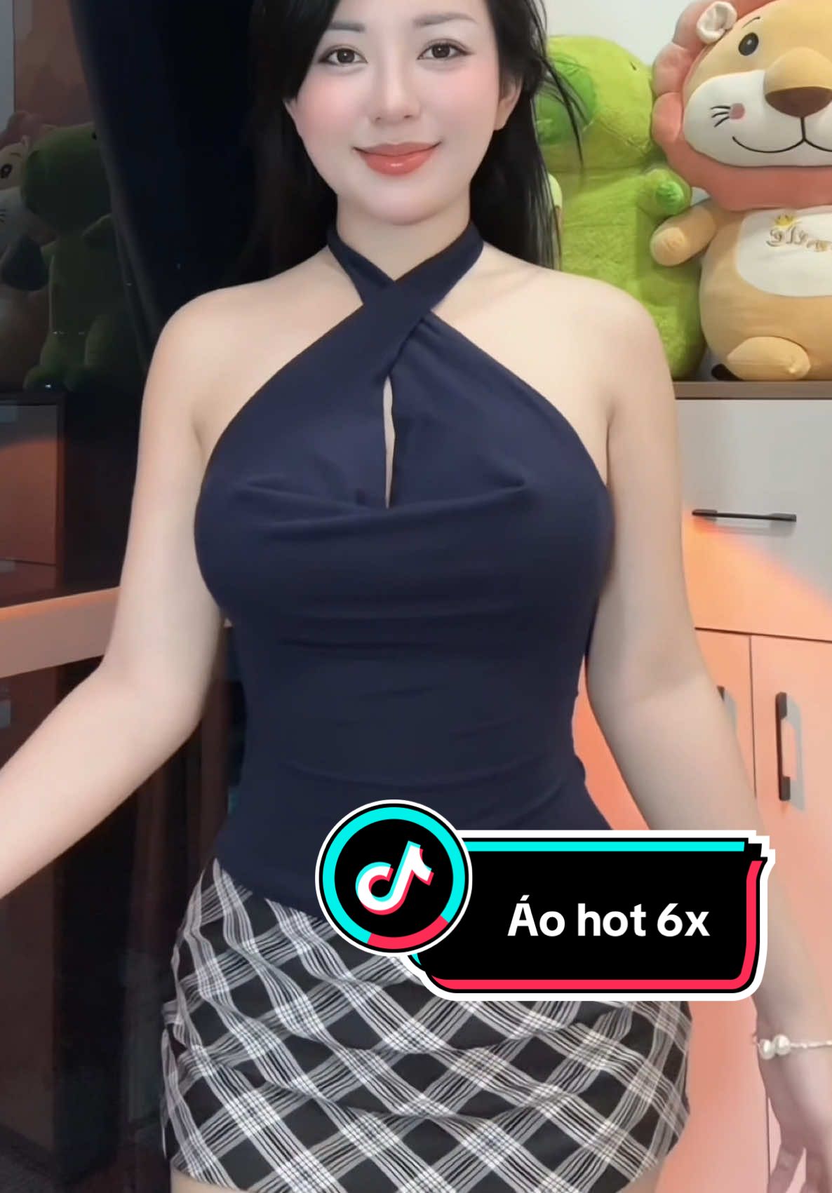 Chỉ 6x có ngay chiếc áo mặc được cả chục kiểu so hot 💕 #xuhuonghomnay #thoitrang #ao #moinhathomnay 