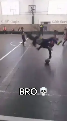 Same idea, wrong timing 😭 #football #Soccer #fail #funny #kids (via unknown)