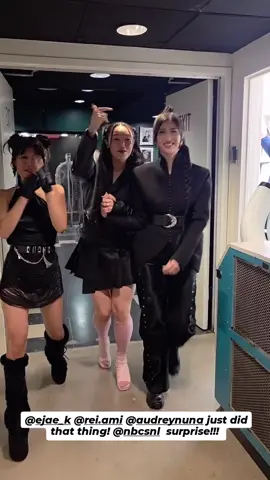 Behind the scenes after the girls @ejae_k @audreynuna @REI AMI appeared on SNL!!! #kpopdemonhunters #huntrx #snl 