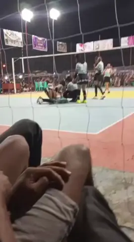 aku di keroyok warintil ges 🤣🤣  #fyp #viral #maseki #viralvideo #viraltiktok #virall #warintil #warintilofficial #lucu #volleyball #voliasik #volitarkam #berandatiktok #berandafyp #trending #volilucu #fypage #fypシ゚ #xybca #fyppppppppppppppppppppppp #like 