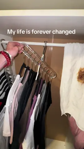 These hangers are a game changer 😎#lifehacks #hanger #hangers #fyp 
