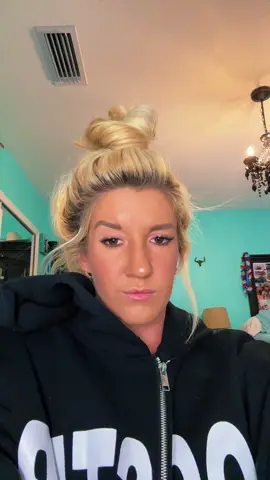 🍀🍀🍀#country #countryconcertoutfit #transition #concertoutfit #gavinadcockconcert #gavinadcock #kemosabe #yeehaw #OOTD #cowboyhat #grwm #grwm #fall #fyp 