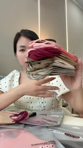 Khẩu trang 6d juli êm tai mà mỏng nhẹ thích ghê 