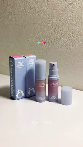 Blush tapi ada sparkling2 nyaa 😍✨ gemes bgtt super pigmented & longlastingg!  #unleashia #liquidblush #blushon #tinteddropjellyingcheek #koreanmakeup 