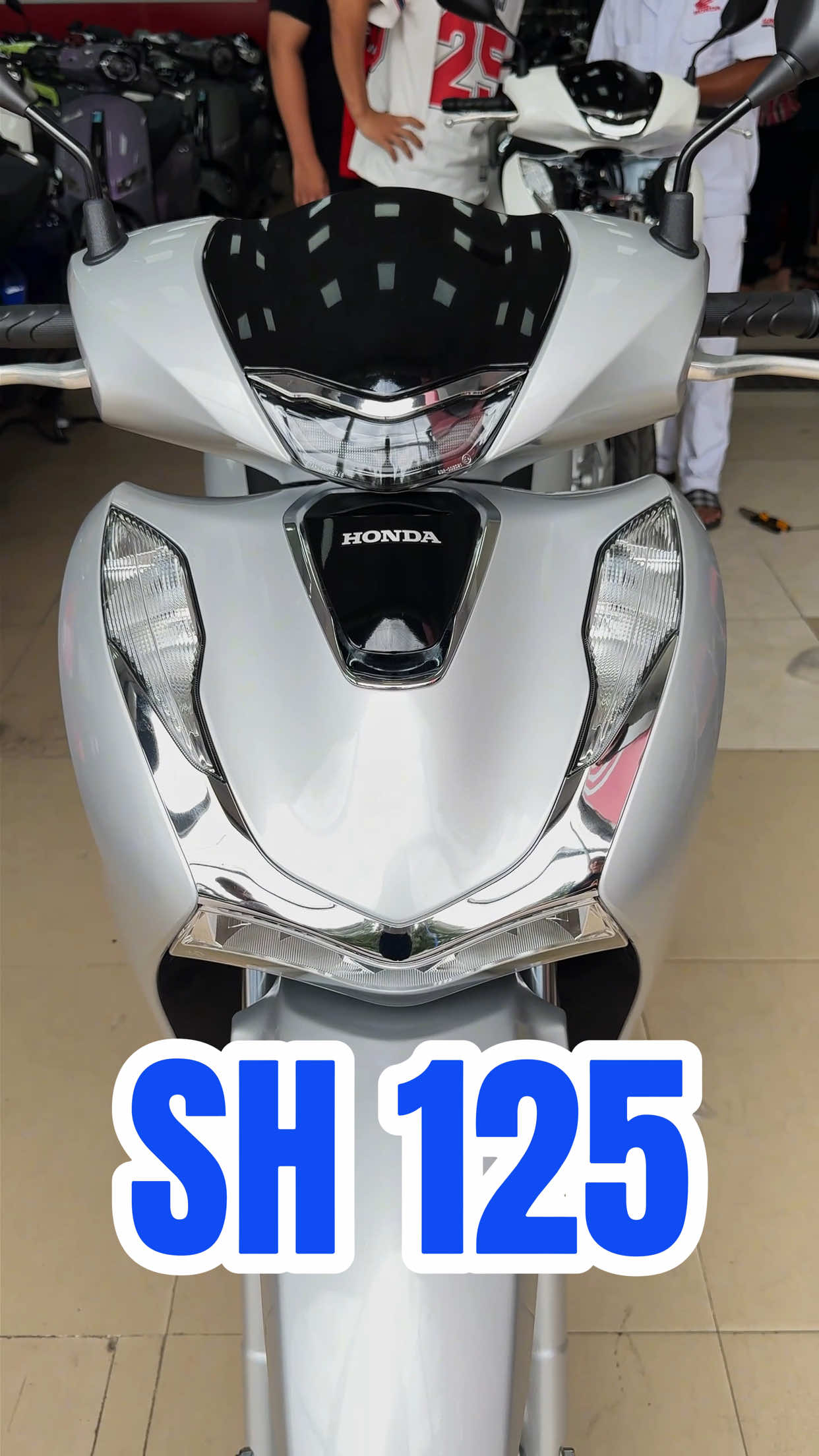 📌 SH125 xám titan giá 73.900.000đ // ✅Góp trả trước 7tr nhận xe. // 🎁Combo quà tặng 7tr5 🎁 // ☎️Liên hệ : 034..9966..404 (Trường) hỗ trợ vấn #sh #sh125 #sh125i #xuhuong #xemaythanhphat 