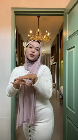 dipantau kembaran