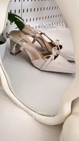 Venalisa classy pointed heels, girls!  @Venalisa.ph  #venalisaheels #highheels #classyheels #pointedheels #officeheels 